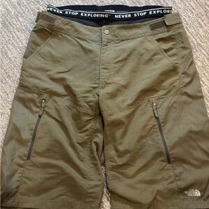 The North Face 2-in-1 Mens Medium Padded Bicycle Cycling Mountain Biking Shorts